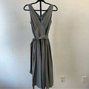 Banana Republic Gray Pleated Midi Dress Size  6